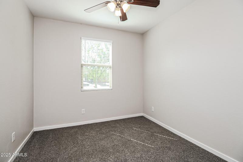 020-photo-bedroom-14849878