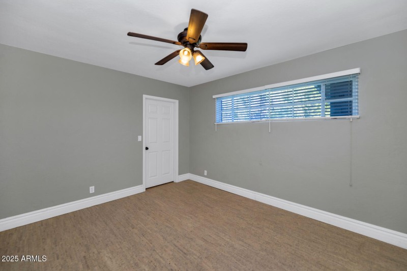 Primary Bedroom w/ walk-in closet