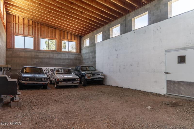 Large-Backroom-of-Workshop.-LG-White-Doo