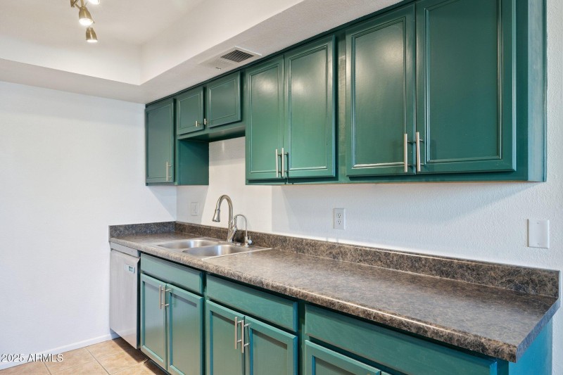 16-web-or-mls-1276-n-85th-pl