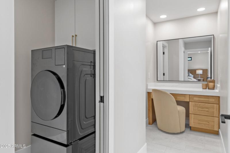 8436 N Vía Linda-21