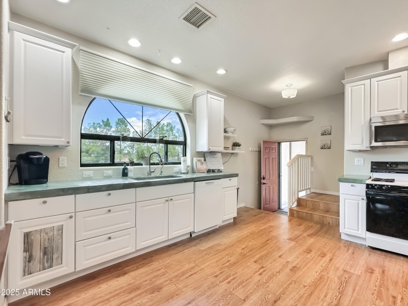 dc9e5cd055c1d9bdae9ff341e3bf6bc4acb78356