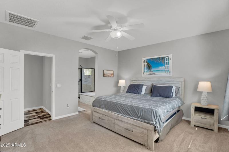 19-web-or-mls-489 W Flame Tree Ave-16