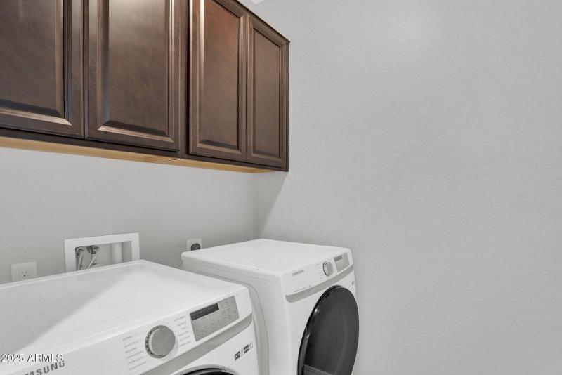 30-web-or-mls-489 W Flame Tree Ave-30