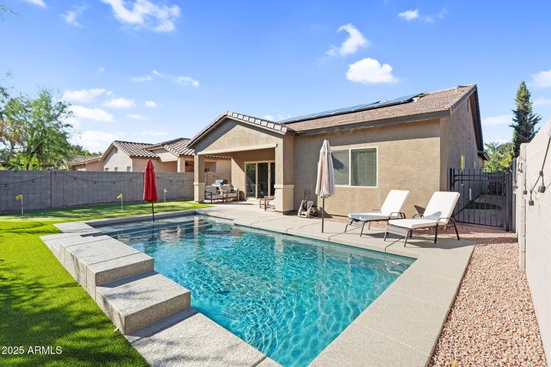 33-web-or-mls-489 W Flame Tree Ave-36