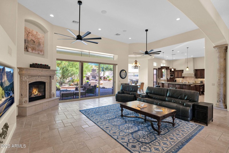 46-web-or-mls-P1315189