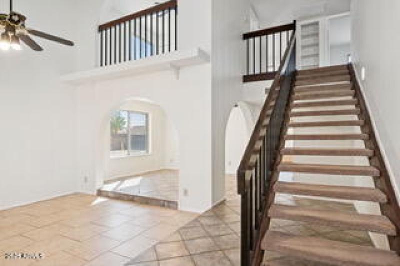 8-web-or-mls-4548-w-villa-theresa-dr