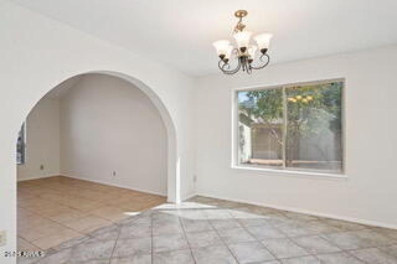 9-web-or-mls-4548-w-villa-theresa-dr