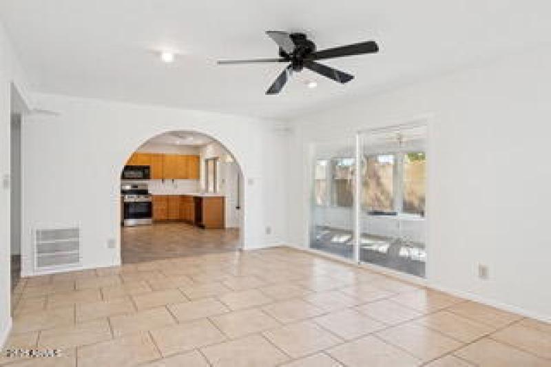 14-web-or-mls-4548-w-villa-theresa-dr