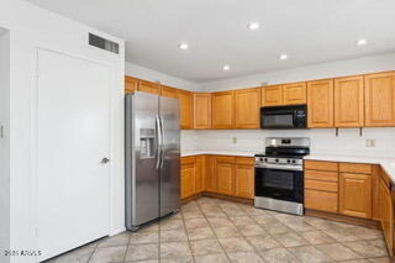 19-web-or-mls-4548-w-villa-theresa-dr