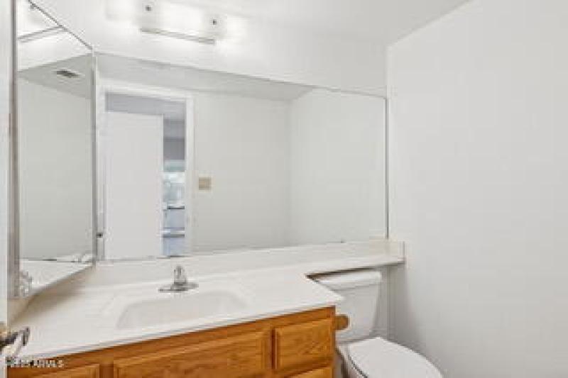 22-web-or-mls-4548-w-villa-theresa-dr