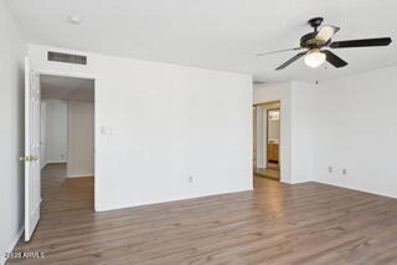 27-web-or-mls-4548-w-villa-theresa-dr