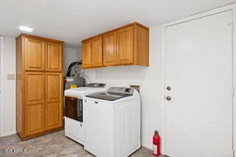 47-web-or-mls-4548-w-villa-theresa-dr