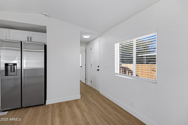 1644 N Desert View Dr-19