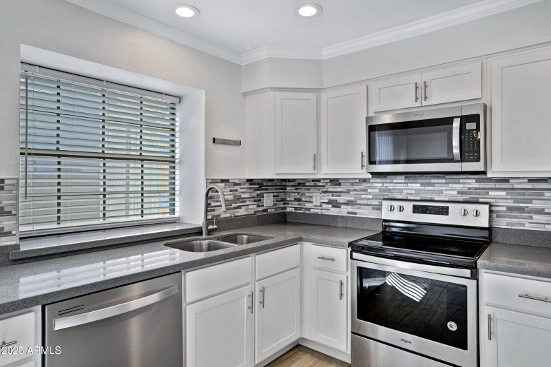 5704 E Aire Libre Ave Unit 1061-13