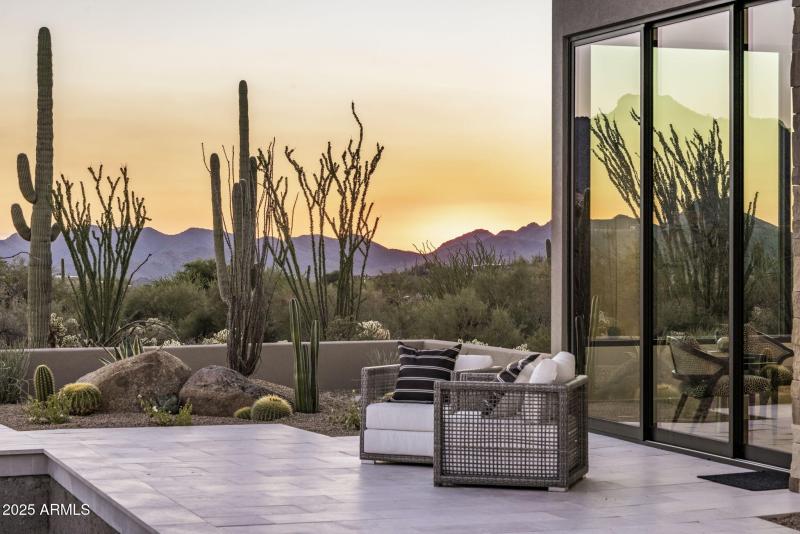 53-web-or-mls-D46A9006