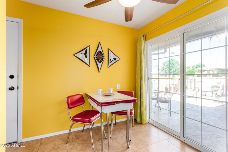 Breakfast Room