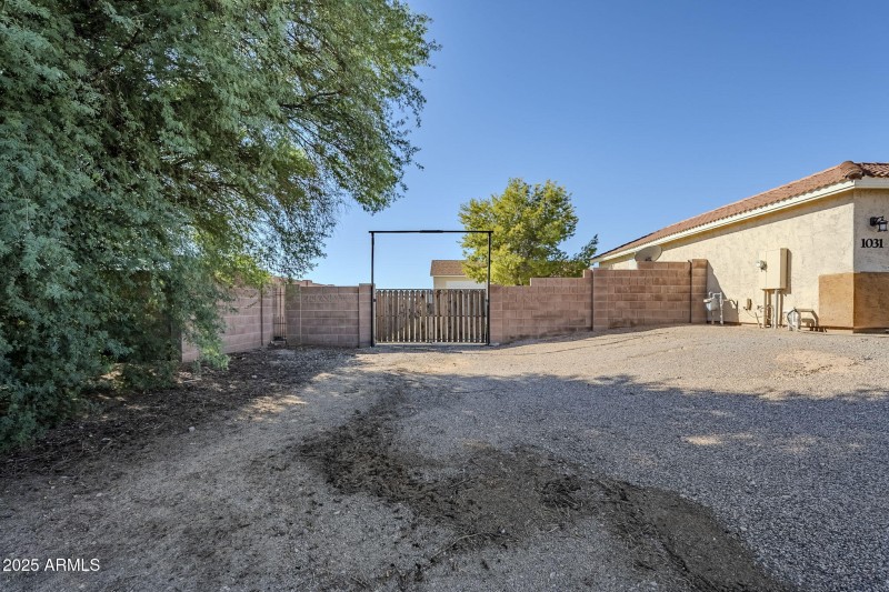 20-web-or-mls-Lauren-5