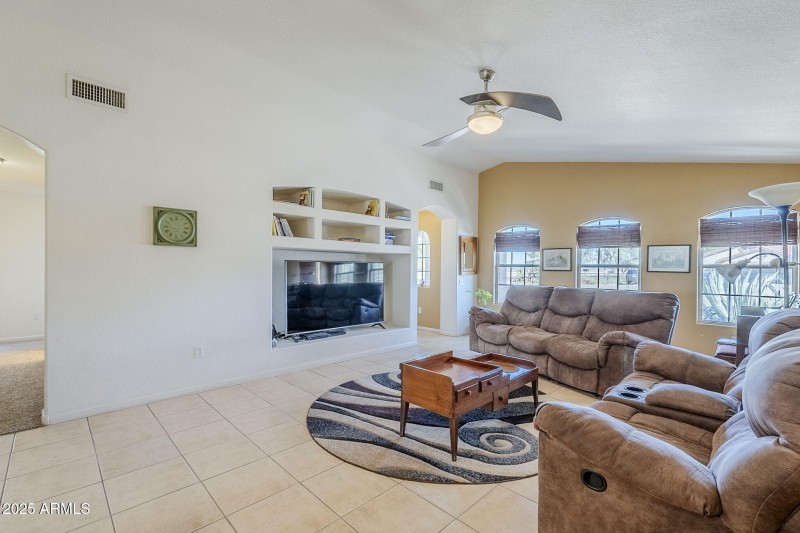 24-web-or-mls-Lauren-9