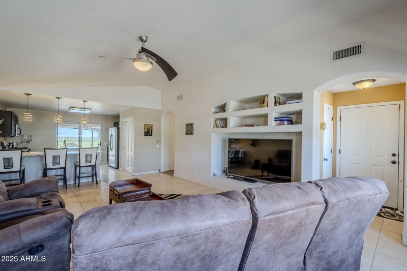 26-web-or-mls-Lauren-11