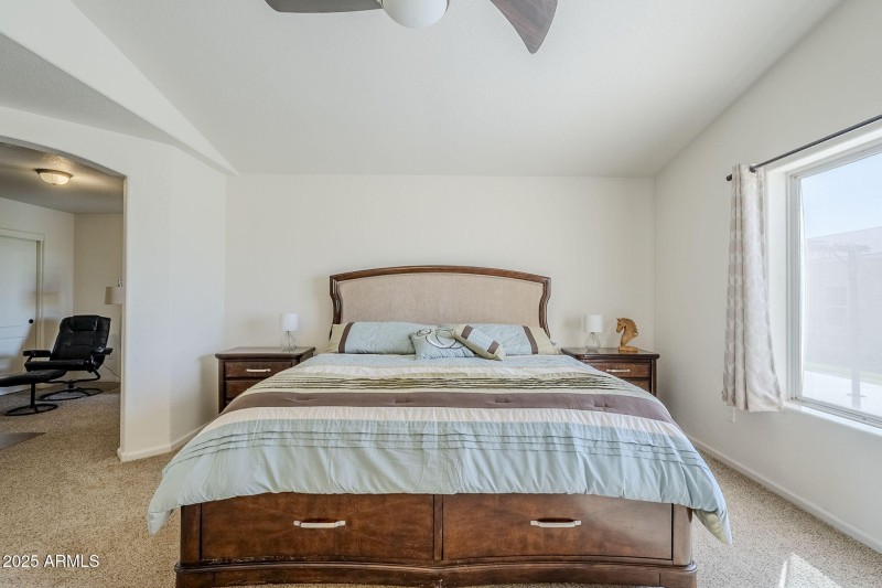 44-web-or-mls-Lauren-29