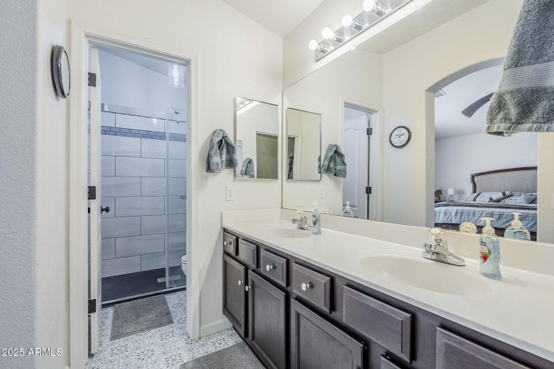 51-web-or-mls-Lauren-36