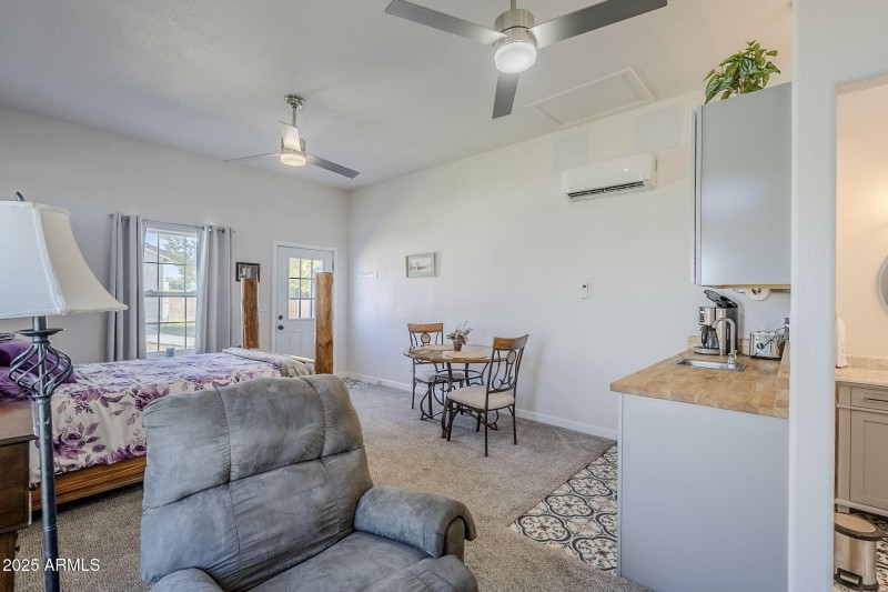 58-web-or-mls-Lauren-43