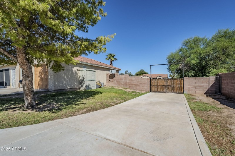 74-web-or-mls-Lauren-59