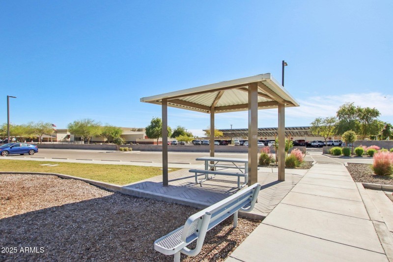 12945 W Greenway Rd h108-037