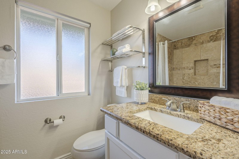 32-web-or-mls-Shiprock-32