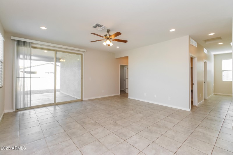 003-photo-living-room-14849487