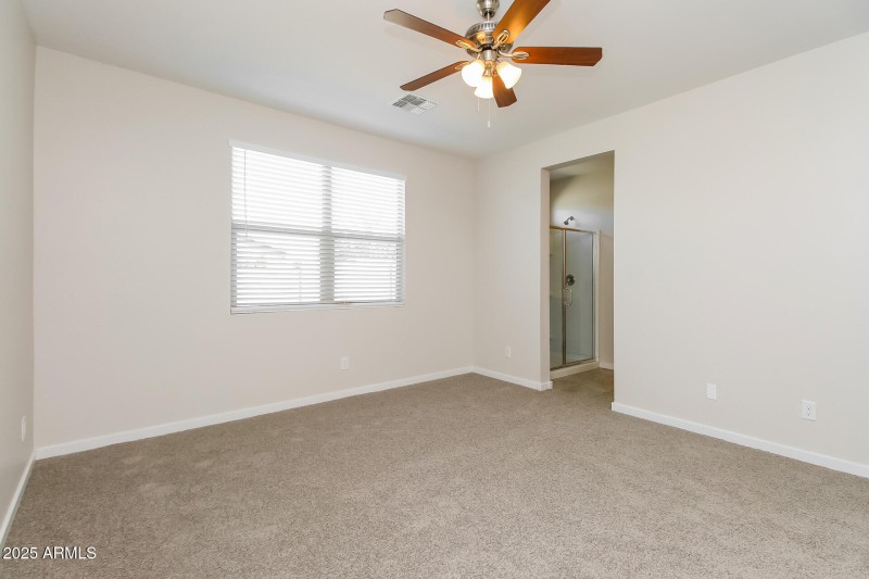 012-photo-main-bedroom-14849473