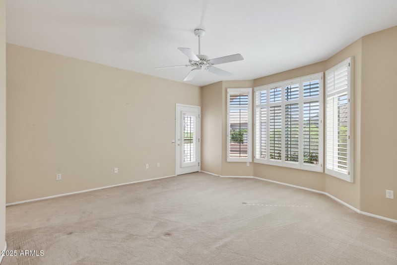 Pop-out bay window in the primary