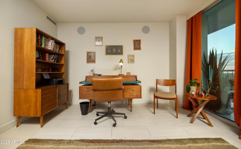 28 Primary bedroom 1b