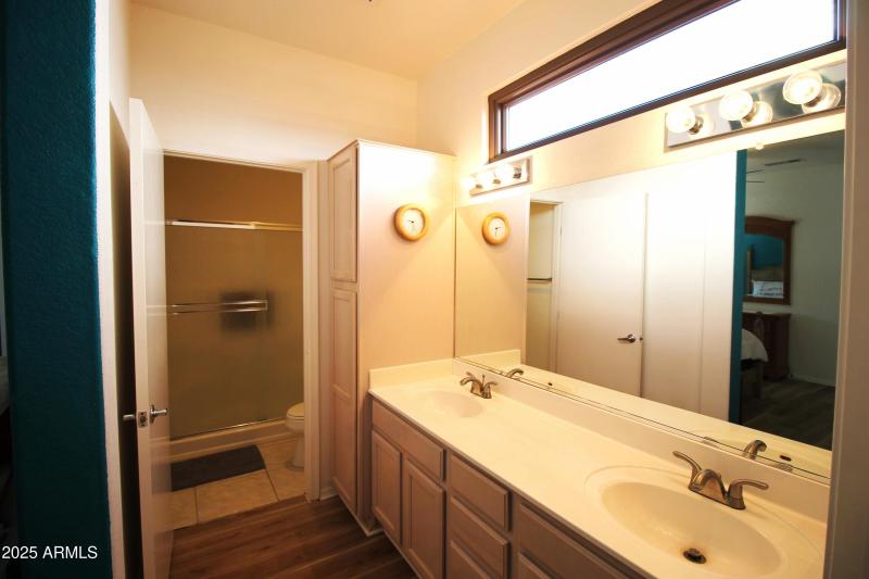 MASTER BATH DUAL SINKS