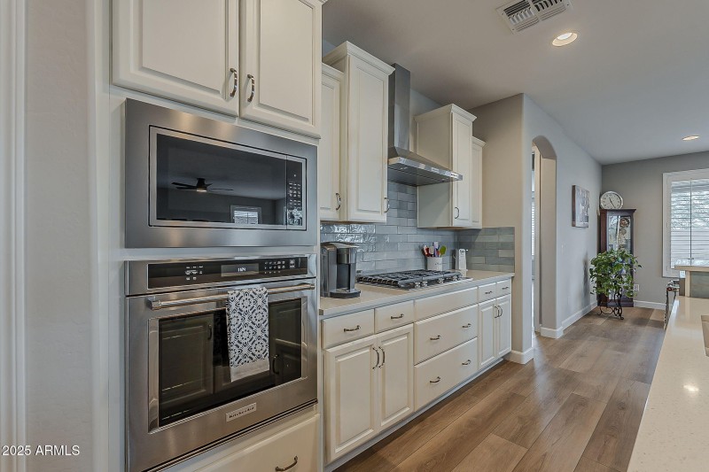 large-0199a4d1-3ed8-7371-898d-db82ecf229