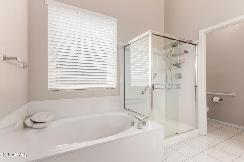 8807 E SAGUARO BLOSSOM RD