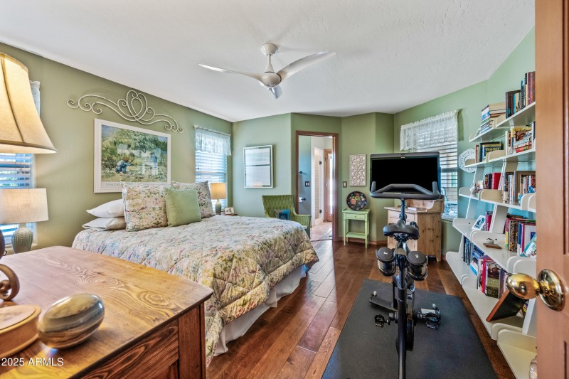 Guest room-Bedroom 3