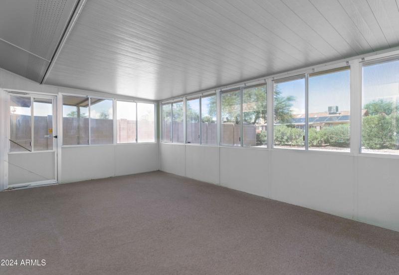 Expansive Arizona Room with Scenic Views