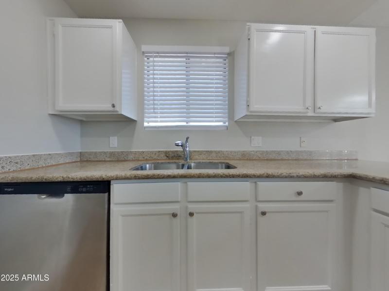 6_pc_Q8HTq7EQ1x_1z4gMFRaY4_layout_0