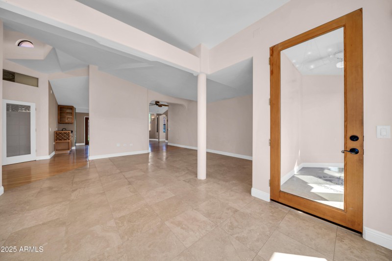 1450 E Royal Palm Rd-13