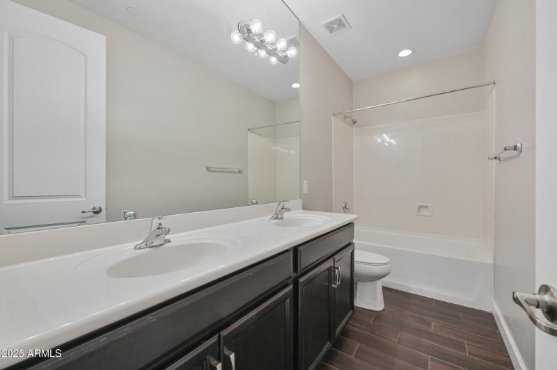 ocupix-32156N132D-22