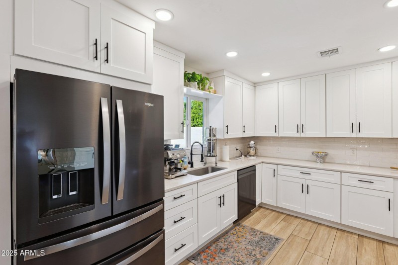 8-web-or-mls-1816-e-colter-st