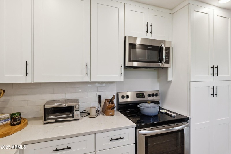 11-web-or-mls-1816-e-colter-st