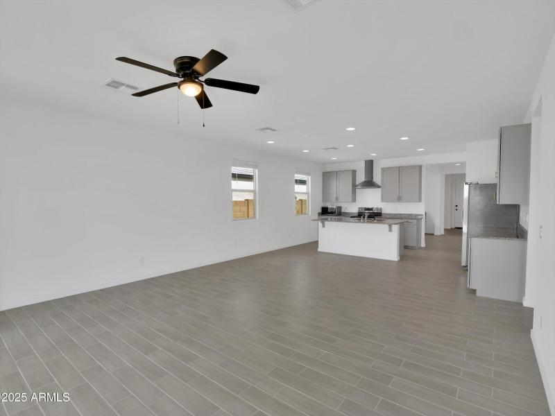 17-1707 W Hopi Dr-17