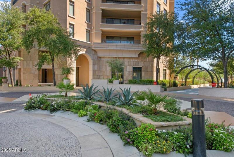 01-7181 E Camelback Rd #301 24