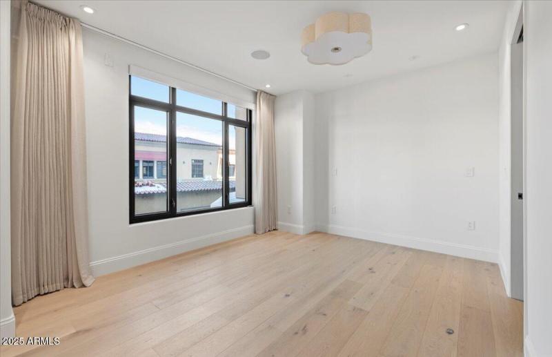 12-7181 E Camelback Rd #301 08