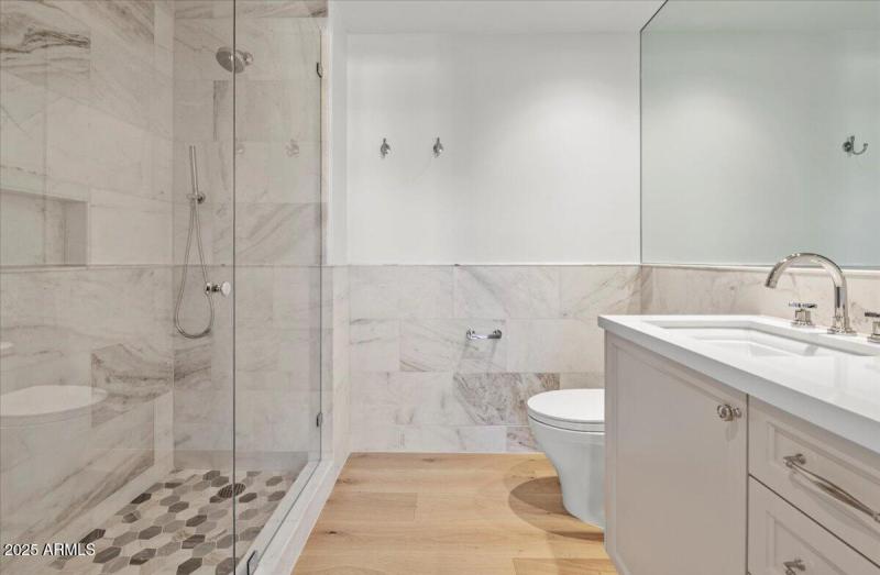 13-7181 E Camelback Rd #301 09