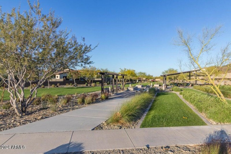 Avance Park 4 - Take In The Beautiful Vi