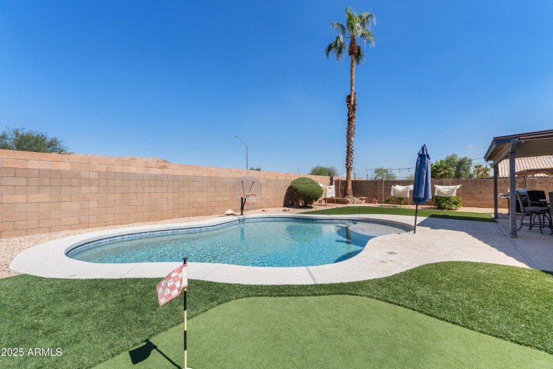 12312 W Edgemont AVE